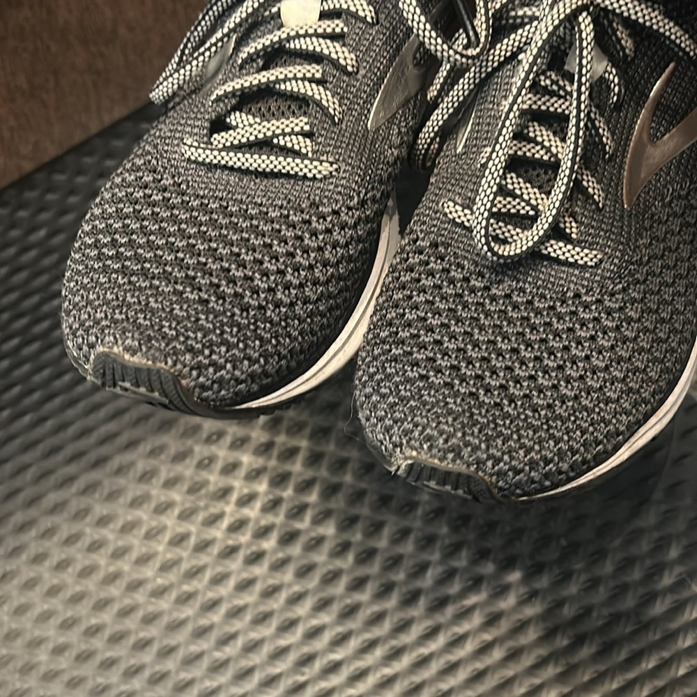7.5 Brooks - Picture 4 of 6